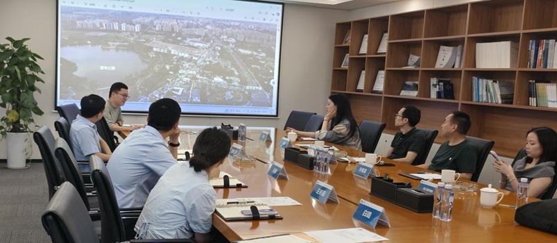 都会“有机”更新在行动——尊龙集团集团与重庆大学修建妄想设计研究总院有限公司成都分公司<br>配合探讨交流